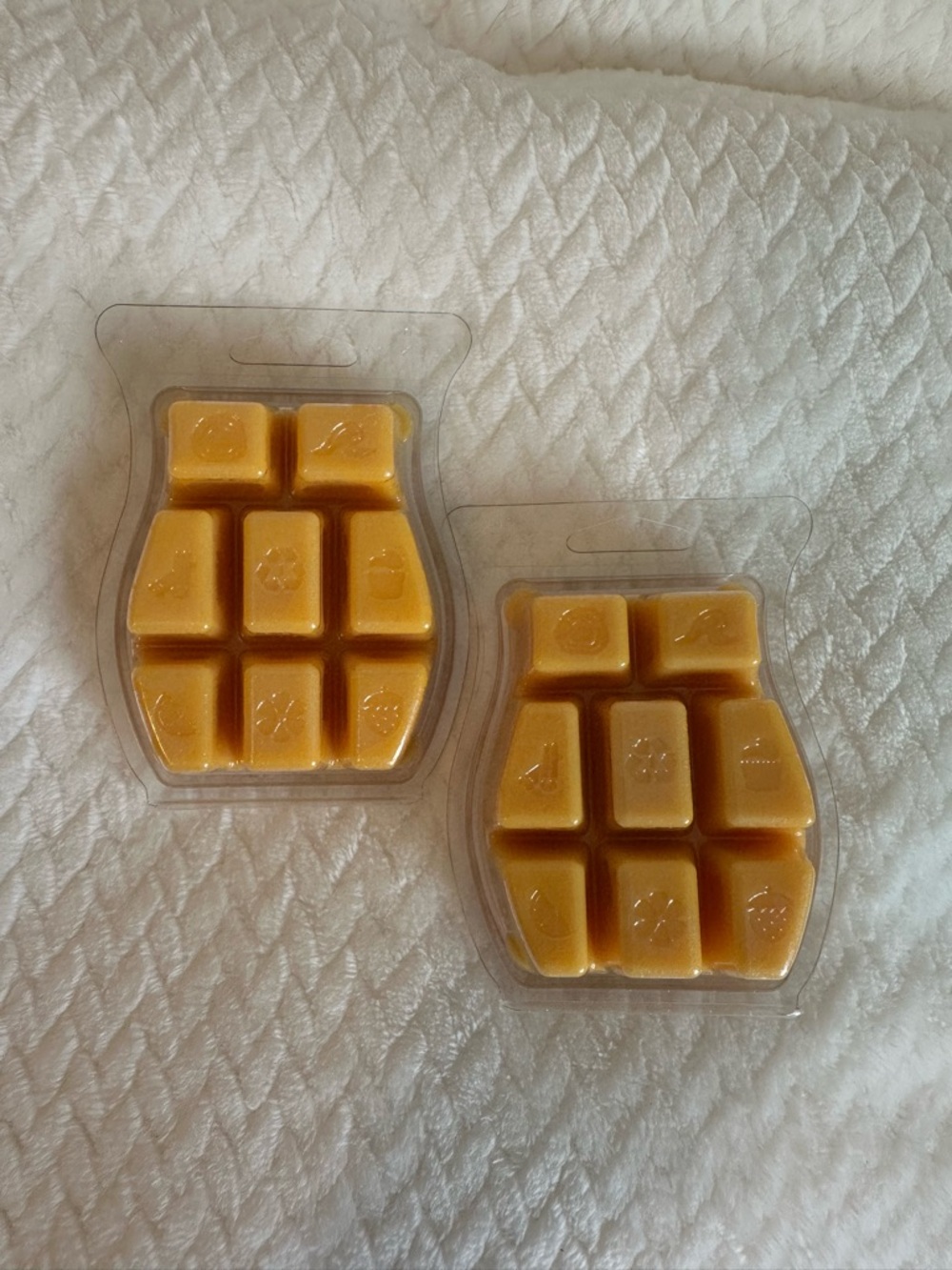 Scentsy Scarlet Sunflower Wax Bar (Set of 2) - Picture 2 of 3